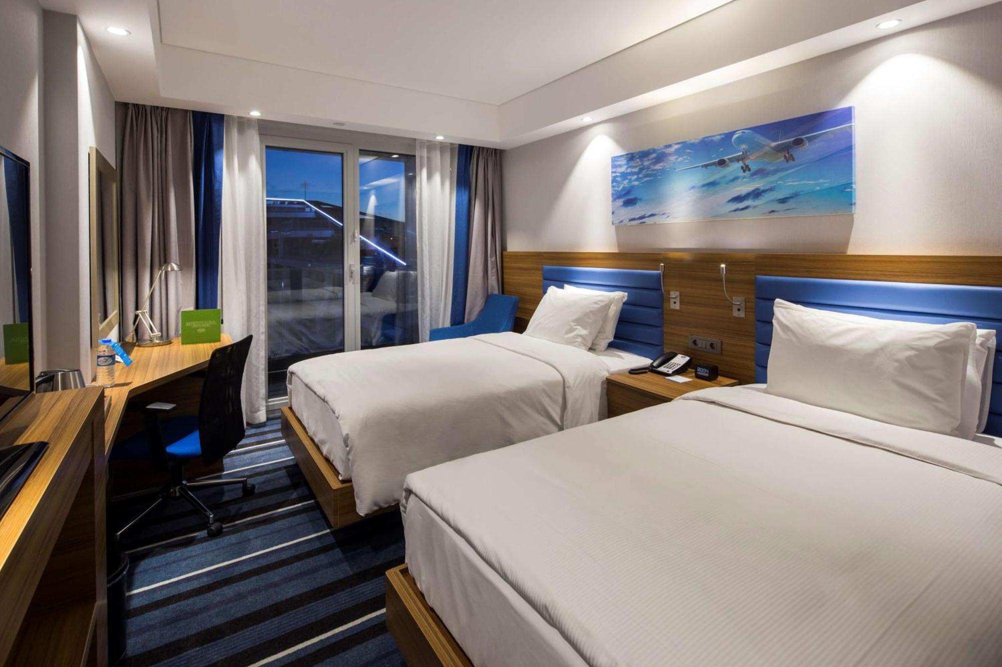 Hampton By Hilton Istanbul Kurtkoy Hotel Bagian luar foto