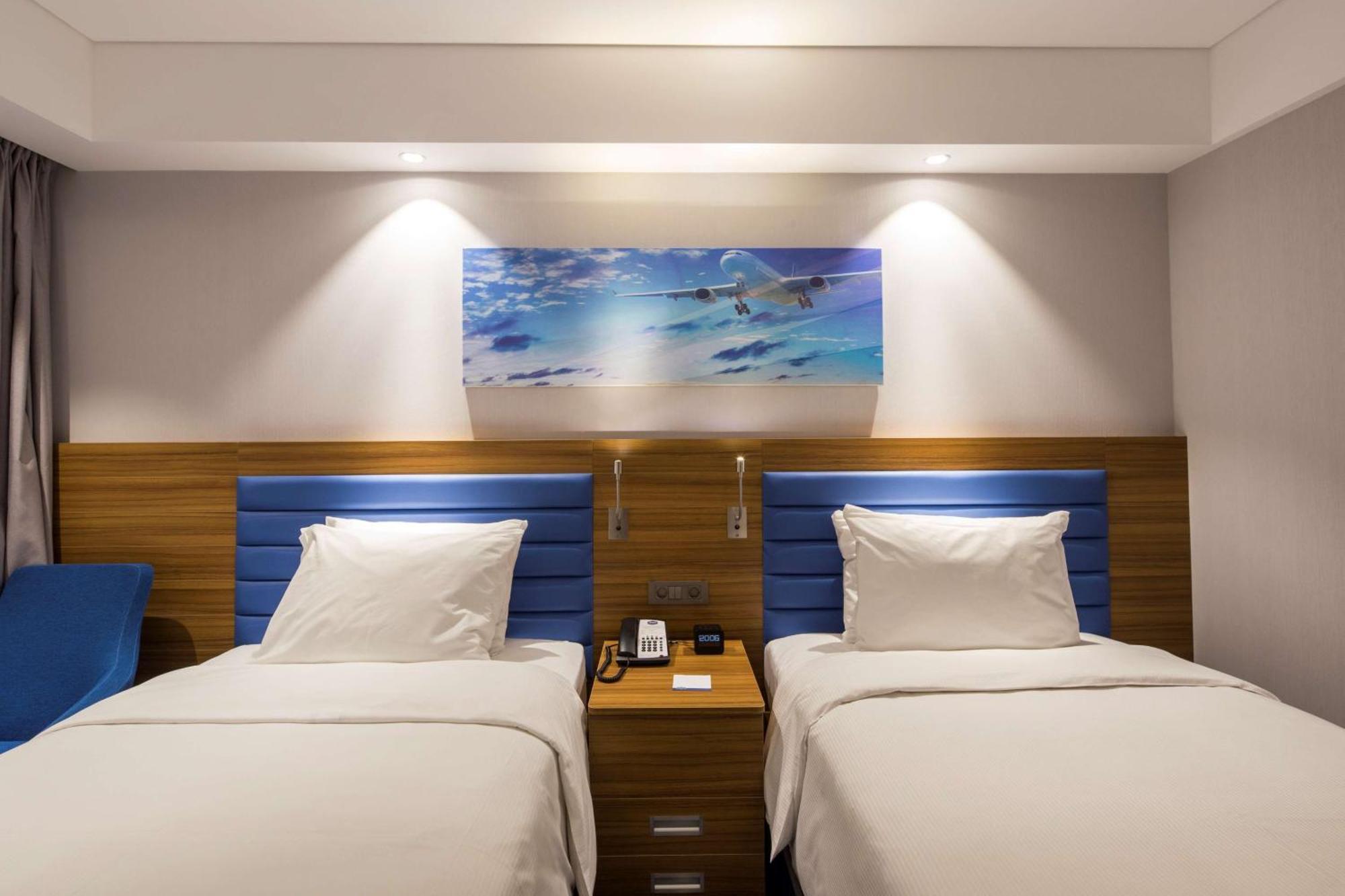 Hampton By Hilton Istanbul Kurtkoy Hotel Bagian luar foto
