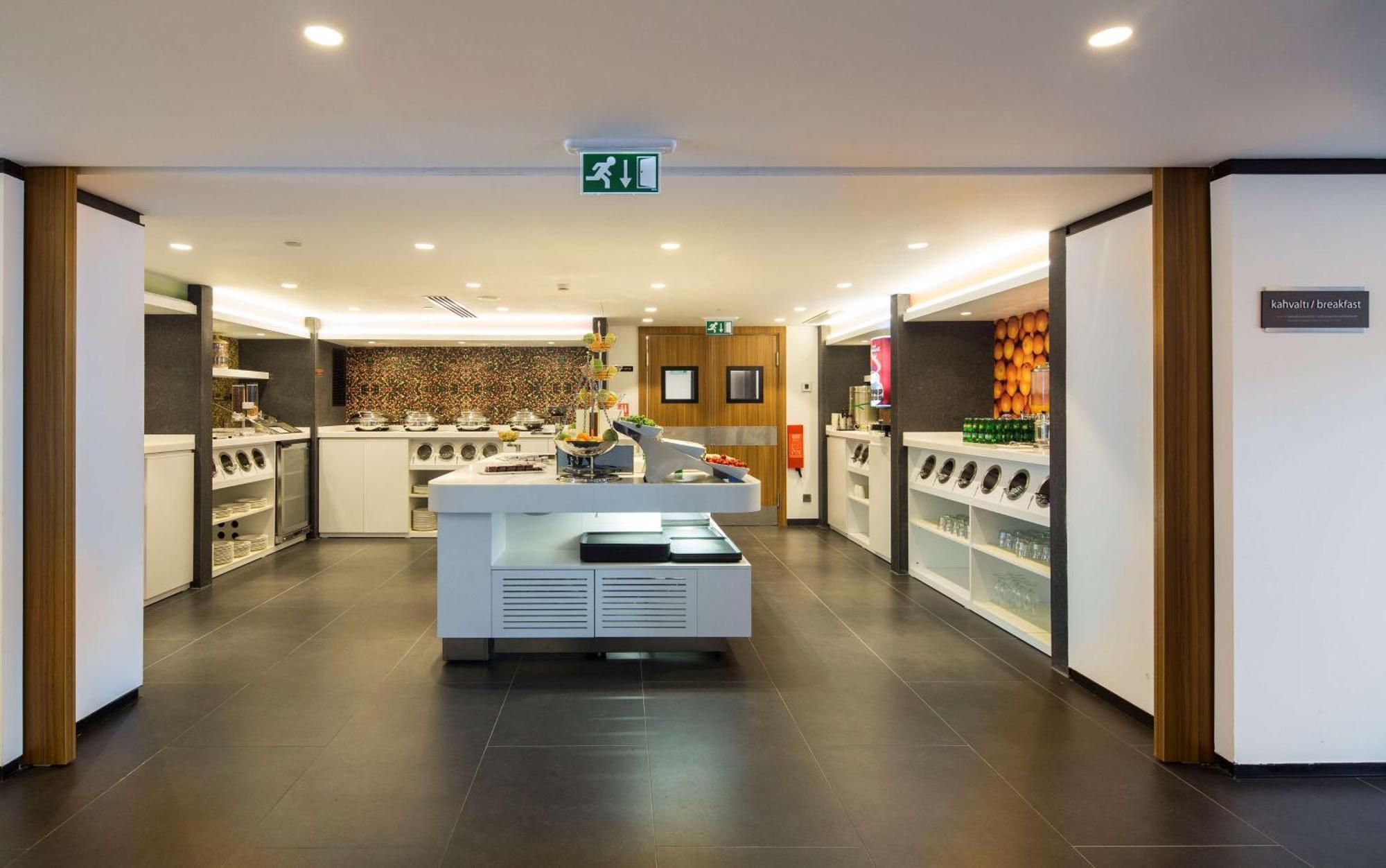 Hampton By Hilton Istanbul Kurtkoy Hotel Bagian luar foto