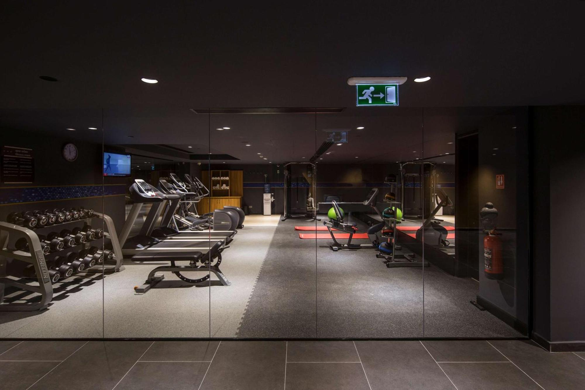 Hampton By Hilton Istanbul Kurtkoy Hotel Bagian luar foto